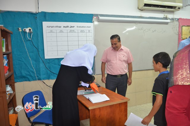   كفرقاسم : رئيس البلدية عادل بدير ومدير المعارف الاستاذ وليد طه يفتتحون اليوم المفتوح في جامعة الزهراء الابتدائية بحضور الاهالي والطواقم 